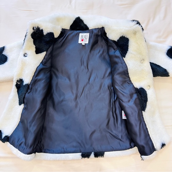 Beau loves girls heart fur jacket - Picture 5 of 7